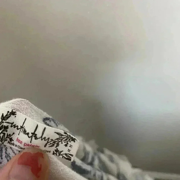 Free People Bell Flower Double-V Tunic Size Medium - Picture 3 of 11